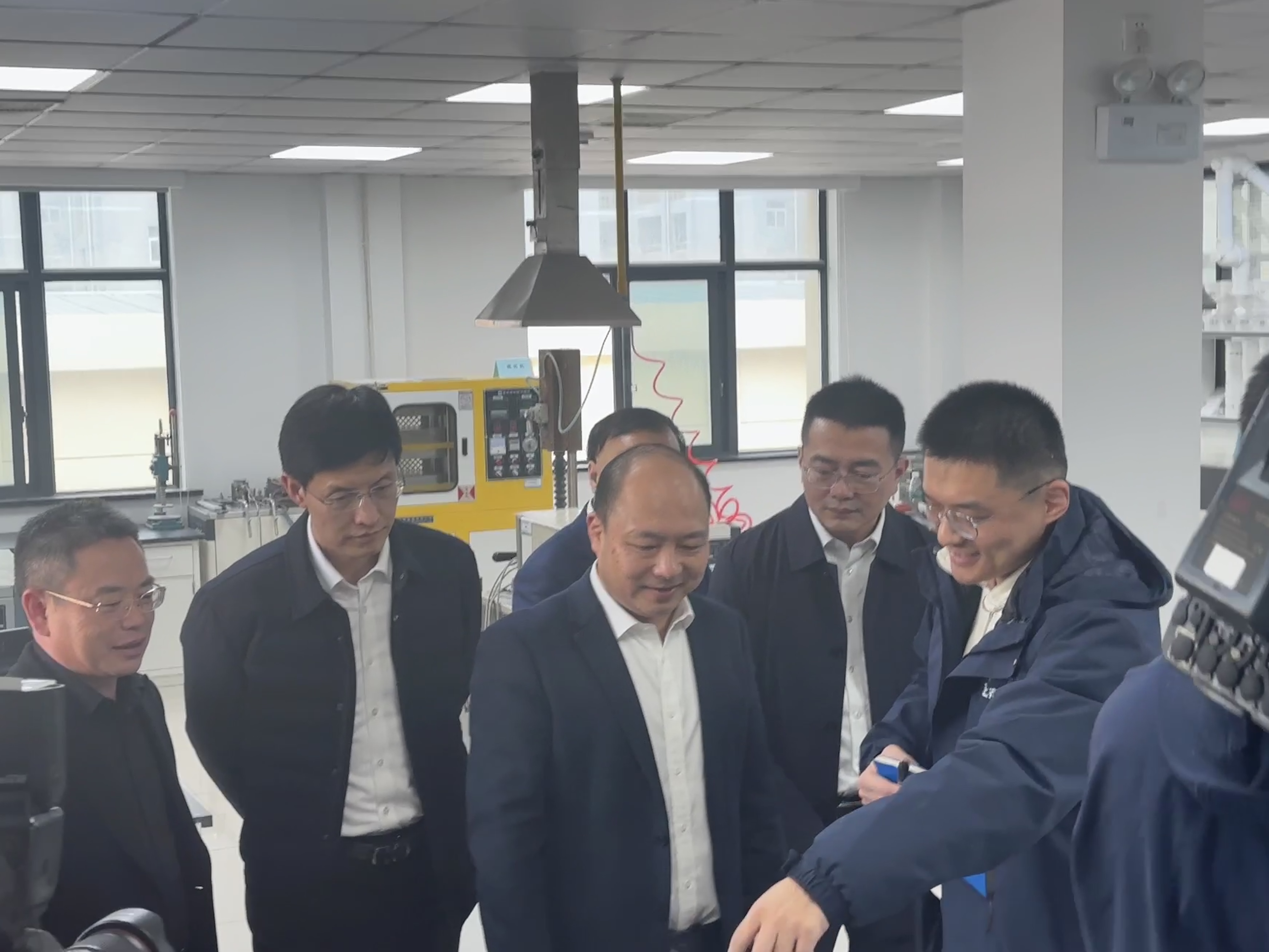 熱烈歡迎市委書記仲旭東蒞臨我司參觀指導！